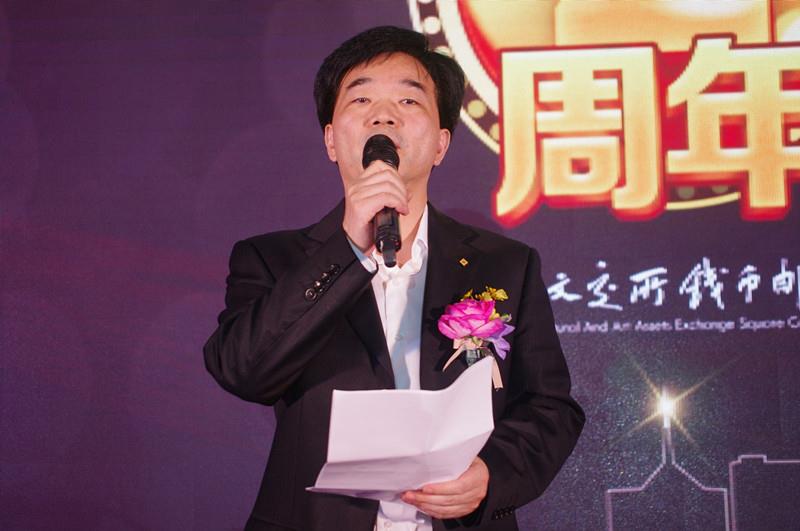 讓我們做仰望星空的人